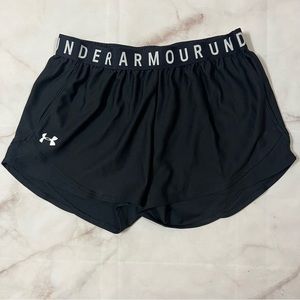 Under Armour Black Shorts with Pockets